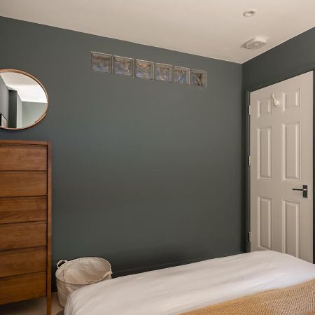 The Heart Of Shepherds Bush - Modern 2Bdr Apartment With Garden Londres Extérieur photo