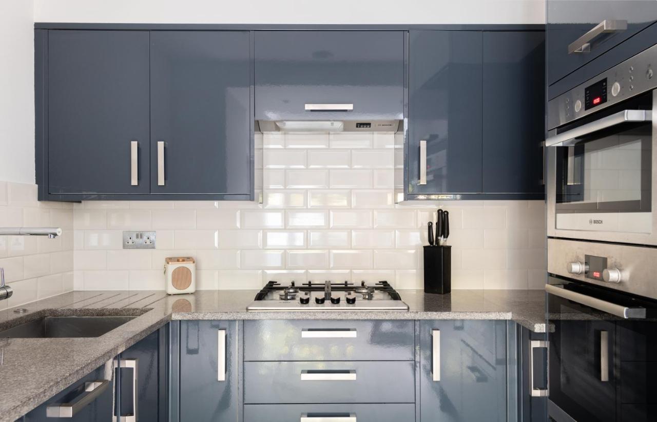 The Heart Of Shepherds Bush - Modern 2Bdr Apartment With Garden Londres Extérieur photo