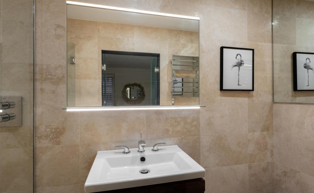 The Heart Of Shepherds Bush - Modern 2Bdr Apartment With Garden Londres Extérieur photo