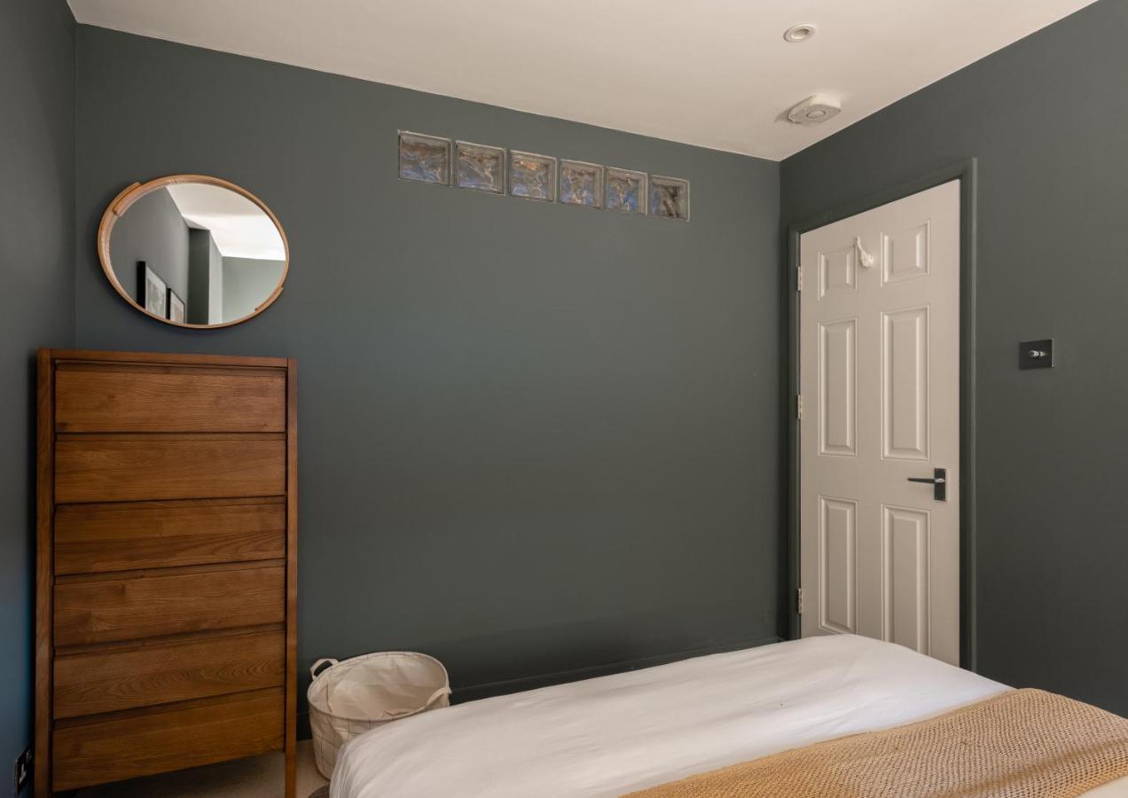 The Heart Of Shepherds Bush - Modern 2Bdr Apartment With Garden Londres Extérieur photo